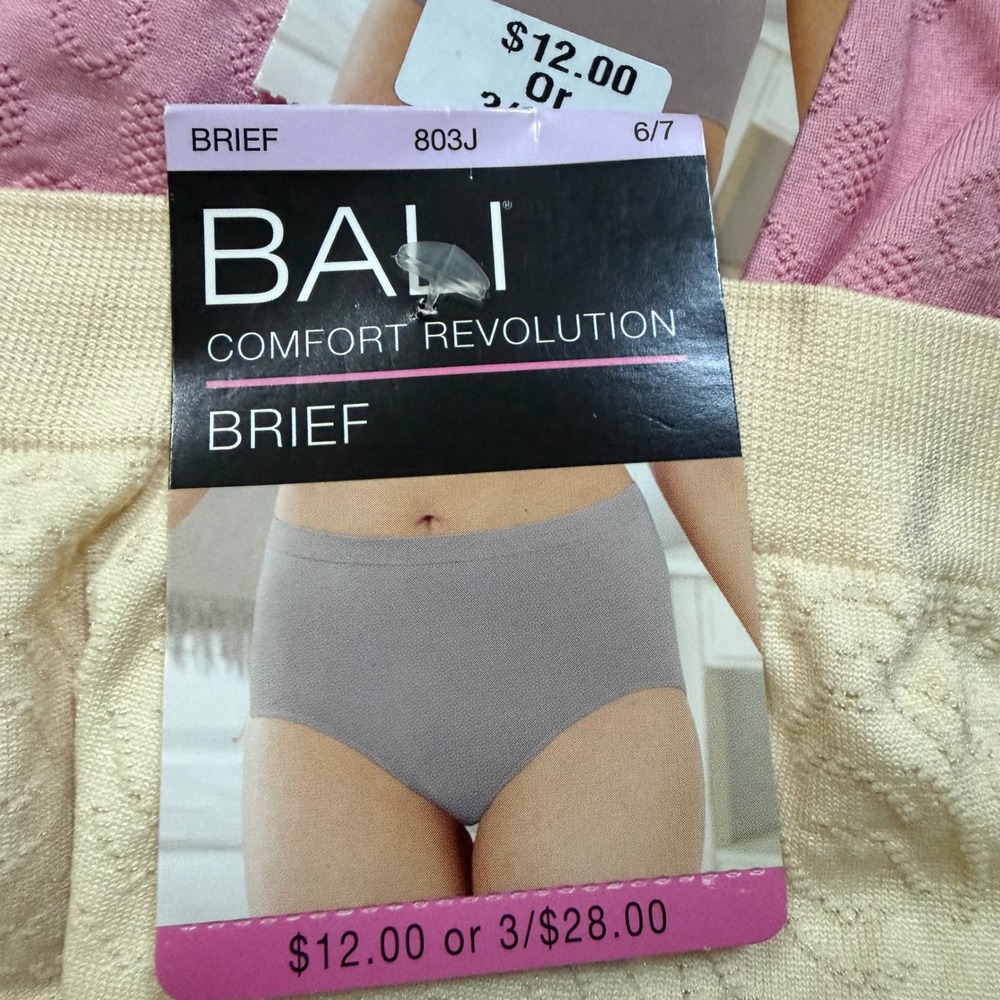 Bali Comfort Revolution Brief Panties 2 Pack Seamless Pink Cream Size 6/7 803J - Picture 2 of 7